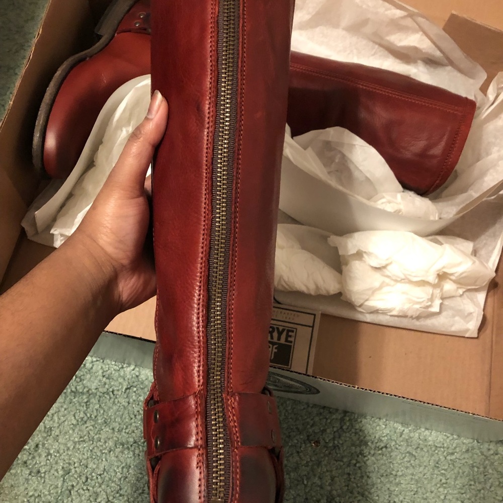 Frye Phillip Harness Tall Burnt Red - Picture 3 of 8